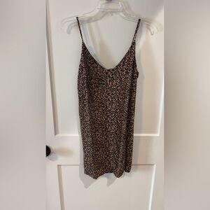 Chic Leopard Print Midi Dress